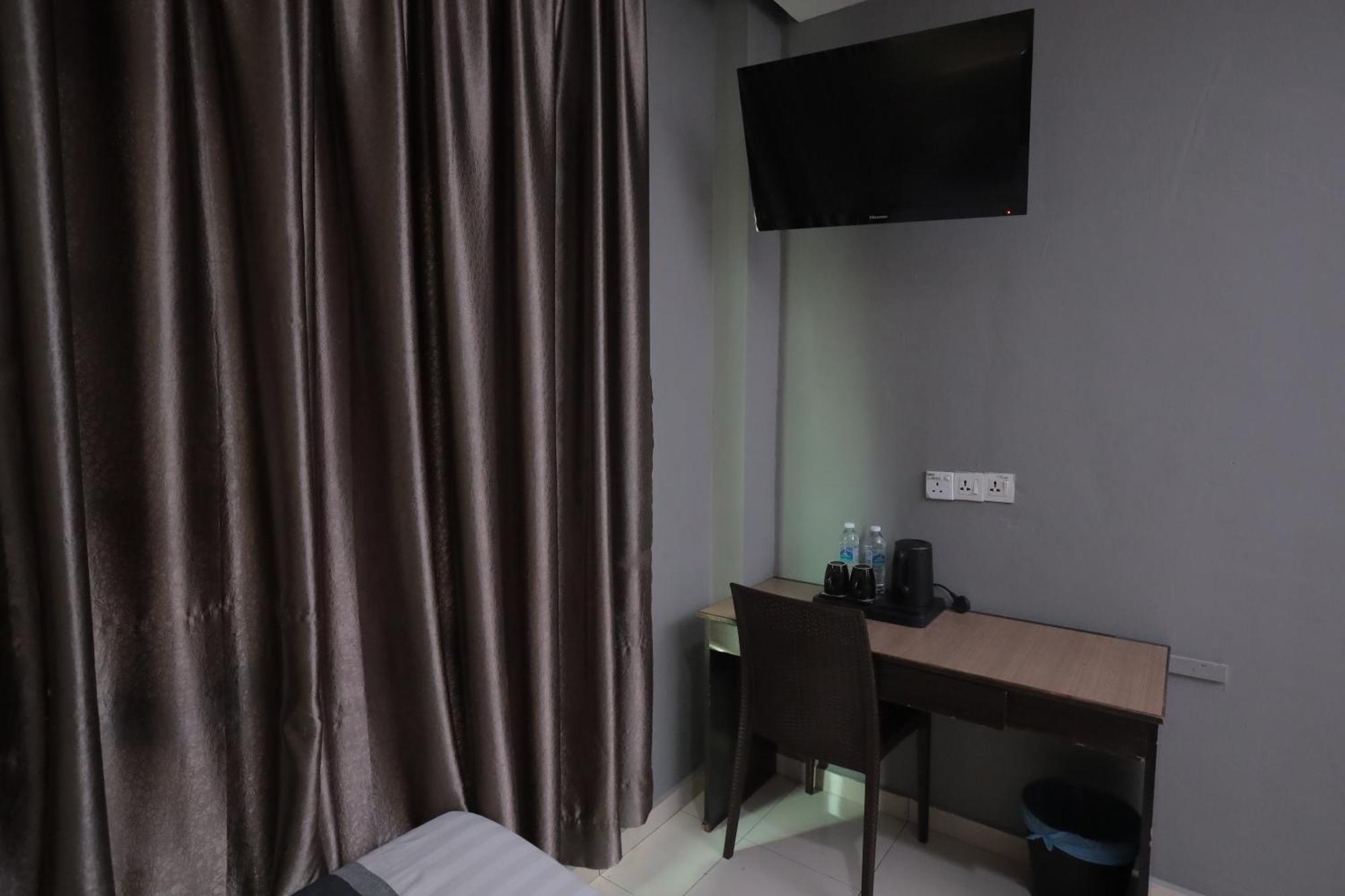 Dj Citi Point Hotel Куала Теренгану Екстериор снимка