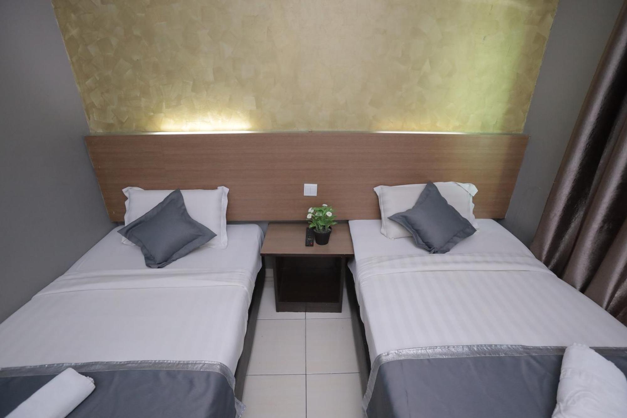 Dj Citi Point Hotel Куала Теренгану Екстериор снимка