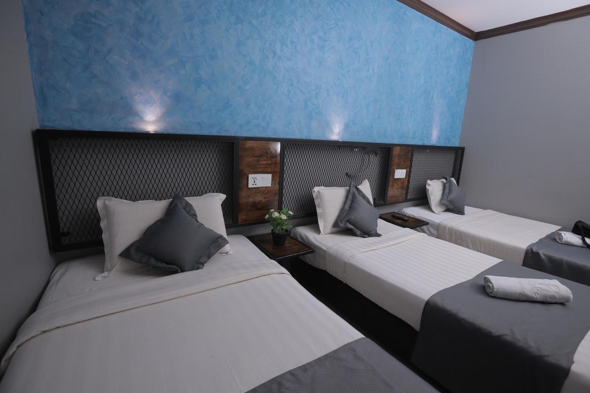 Dj Citi Point Hotel Куала Теренгану Екстериор снимка